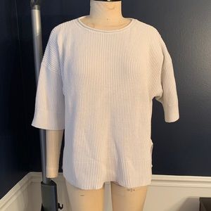 Cream colored gap sweater
